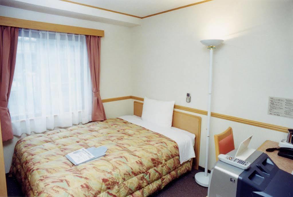 Toyoko Inn Misato Ekimae Kültér fotó