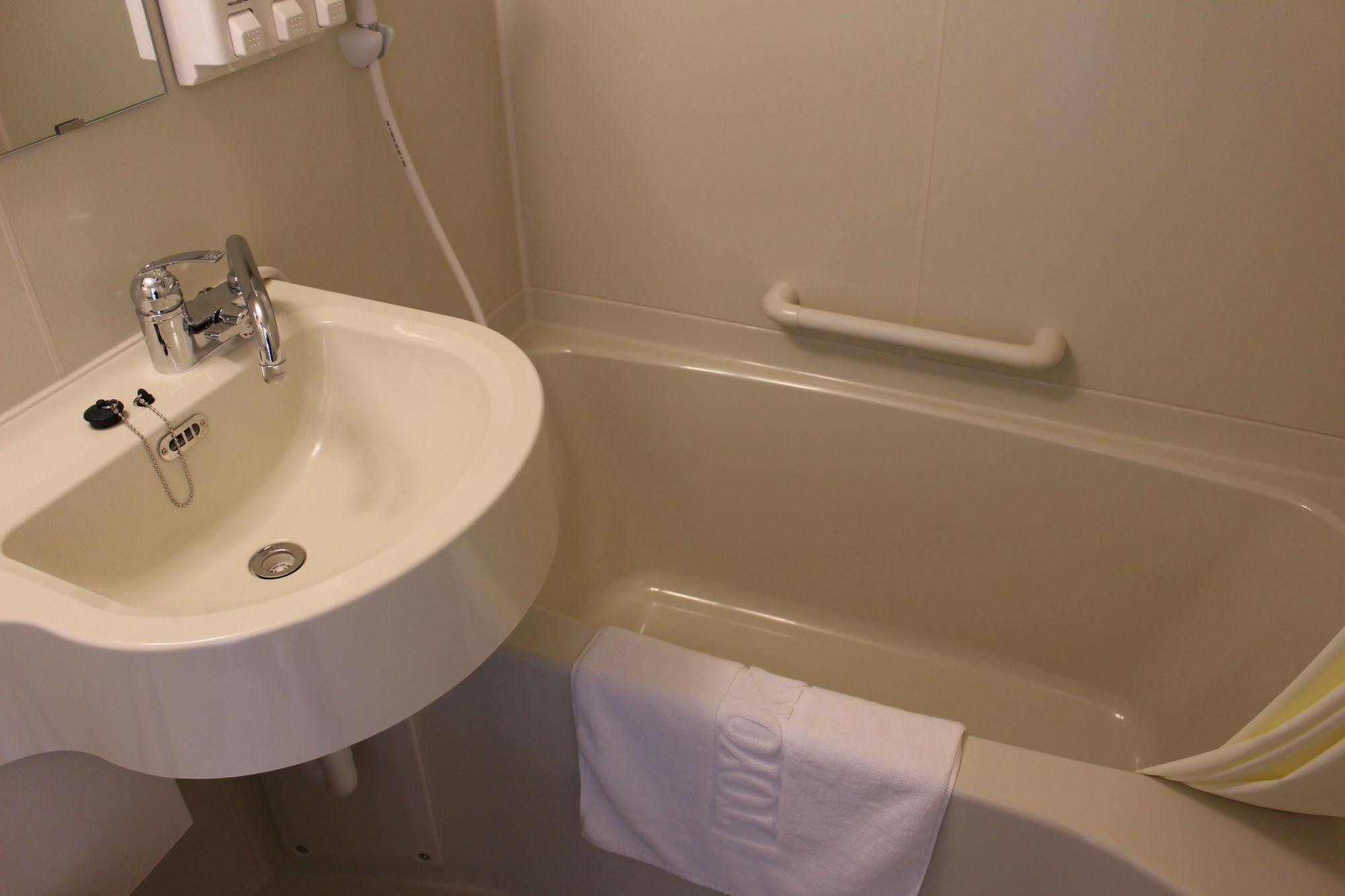 Toyoko Inn Misato Ekimae Kültér fotó