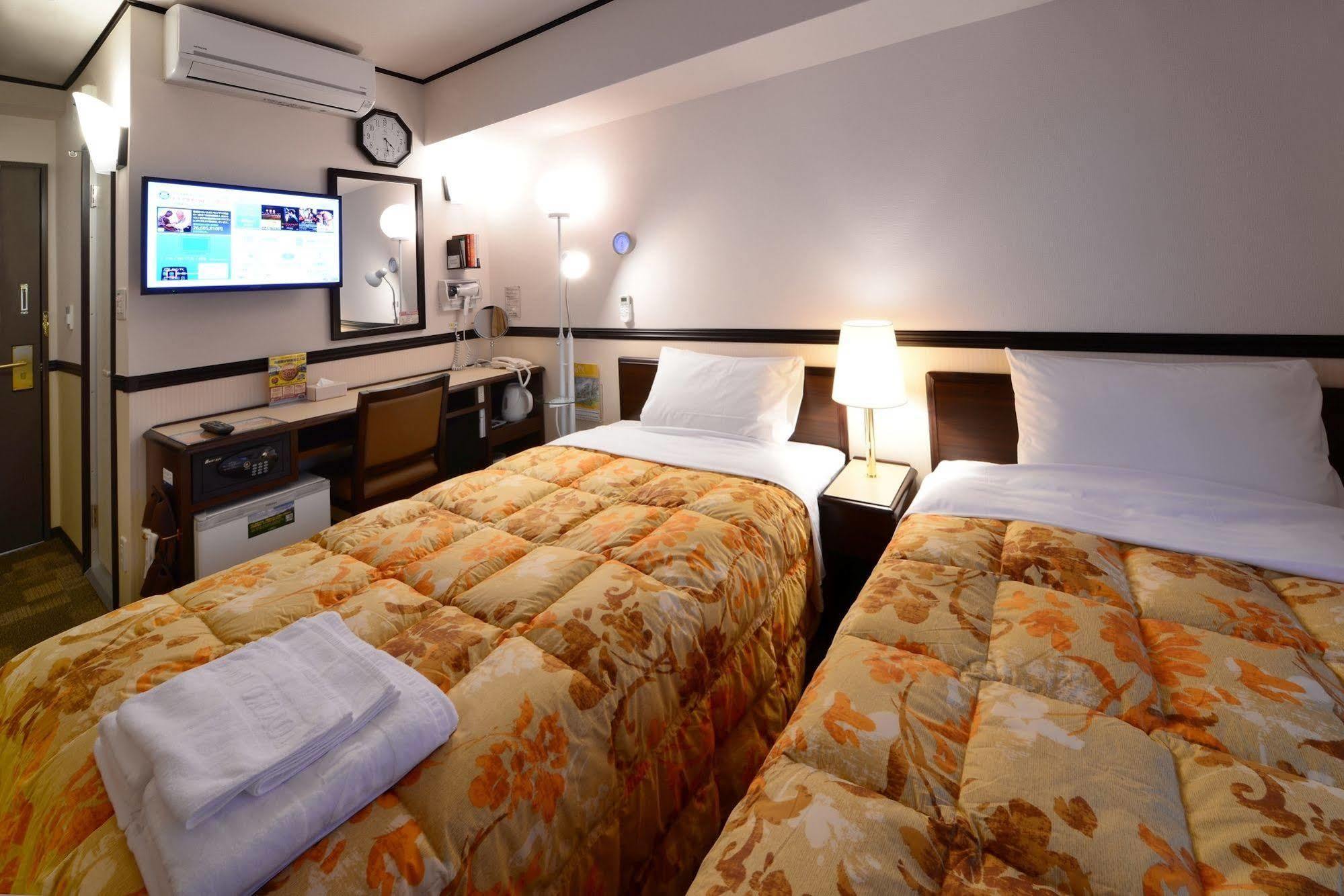 Toyoko Inn Misato Ekimae Kültér fotó